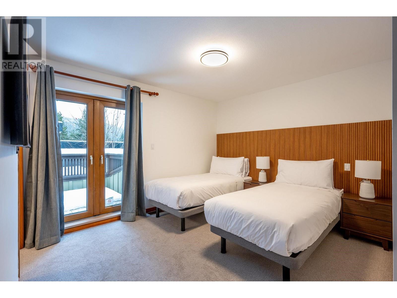 3012 Alpine Crescent, Whistler, British Columbia  V8E 0B8 - Photo 5 - R3005304