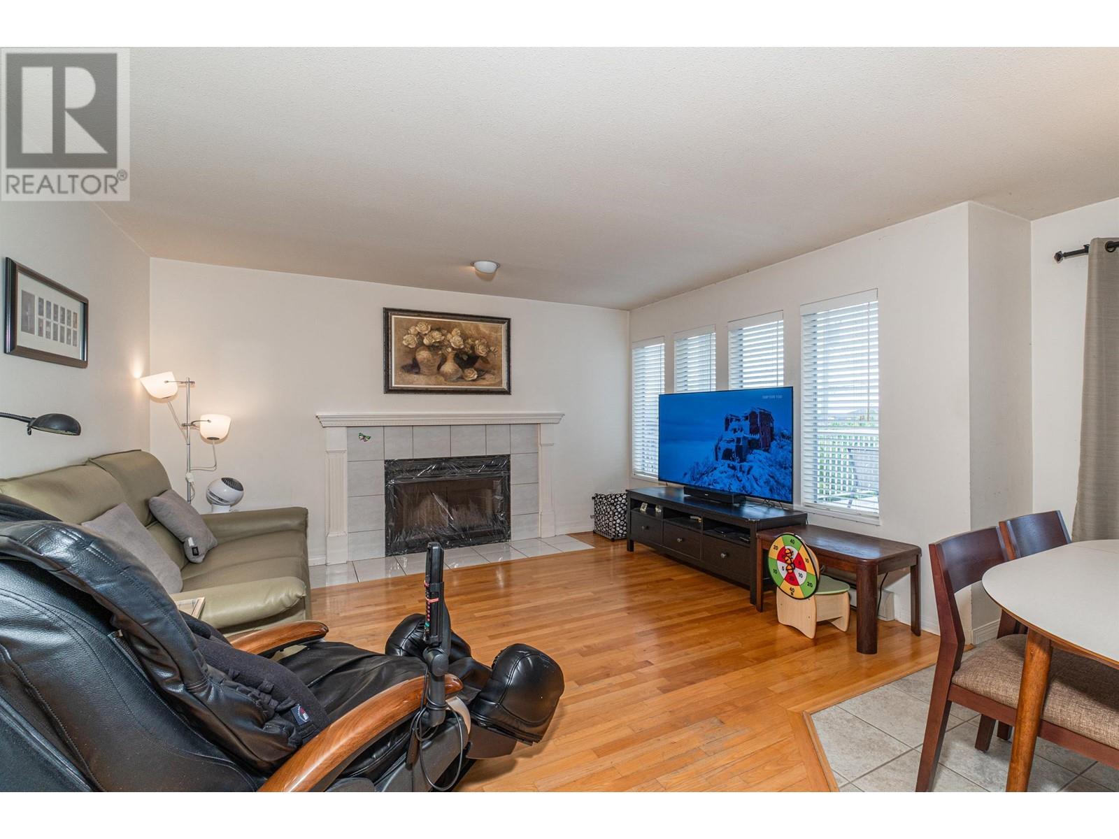 111 Grosvenor Avenue, Burnaby, British Columbia  V5B 3N7 - Photo 12 - R3005407