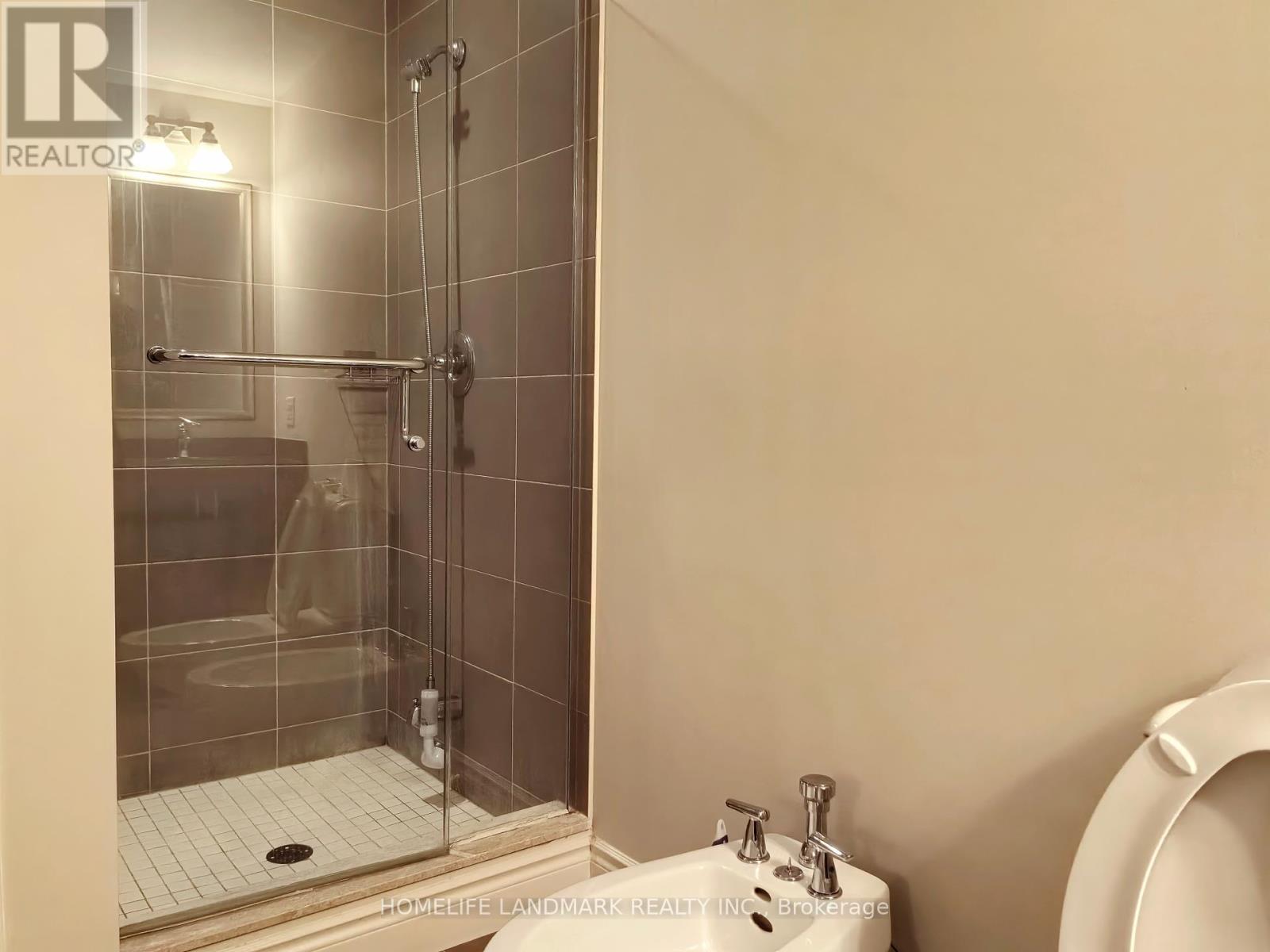 54 Clairtrell Road, Toronto, Ontario  M2N 5J6 - Photo 7 - C12114534