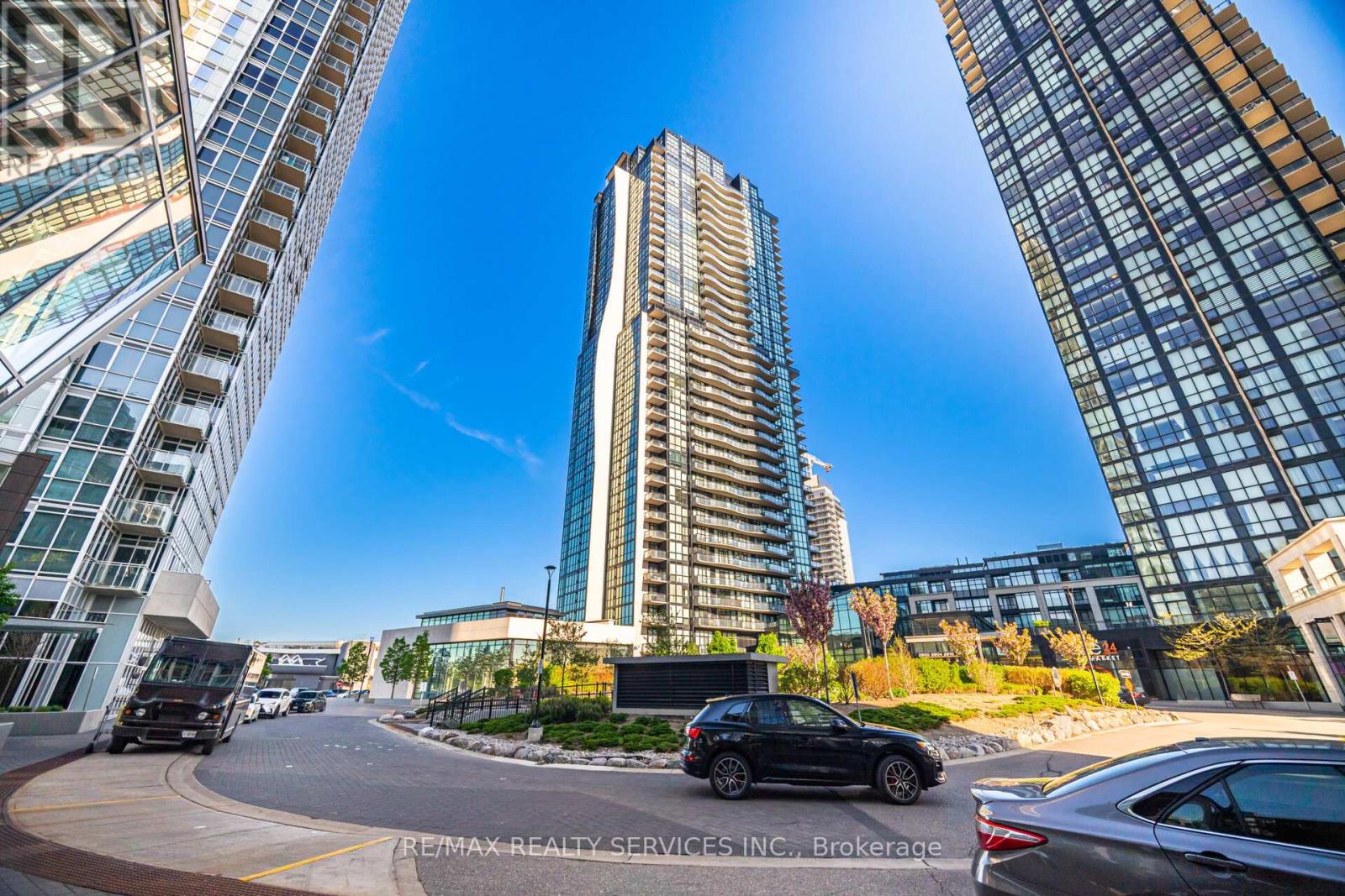 2902 - 2900 Highway 7 Road, Vaughan, Ontario  L4K 0G3 - Photo 1 - N12164172