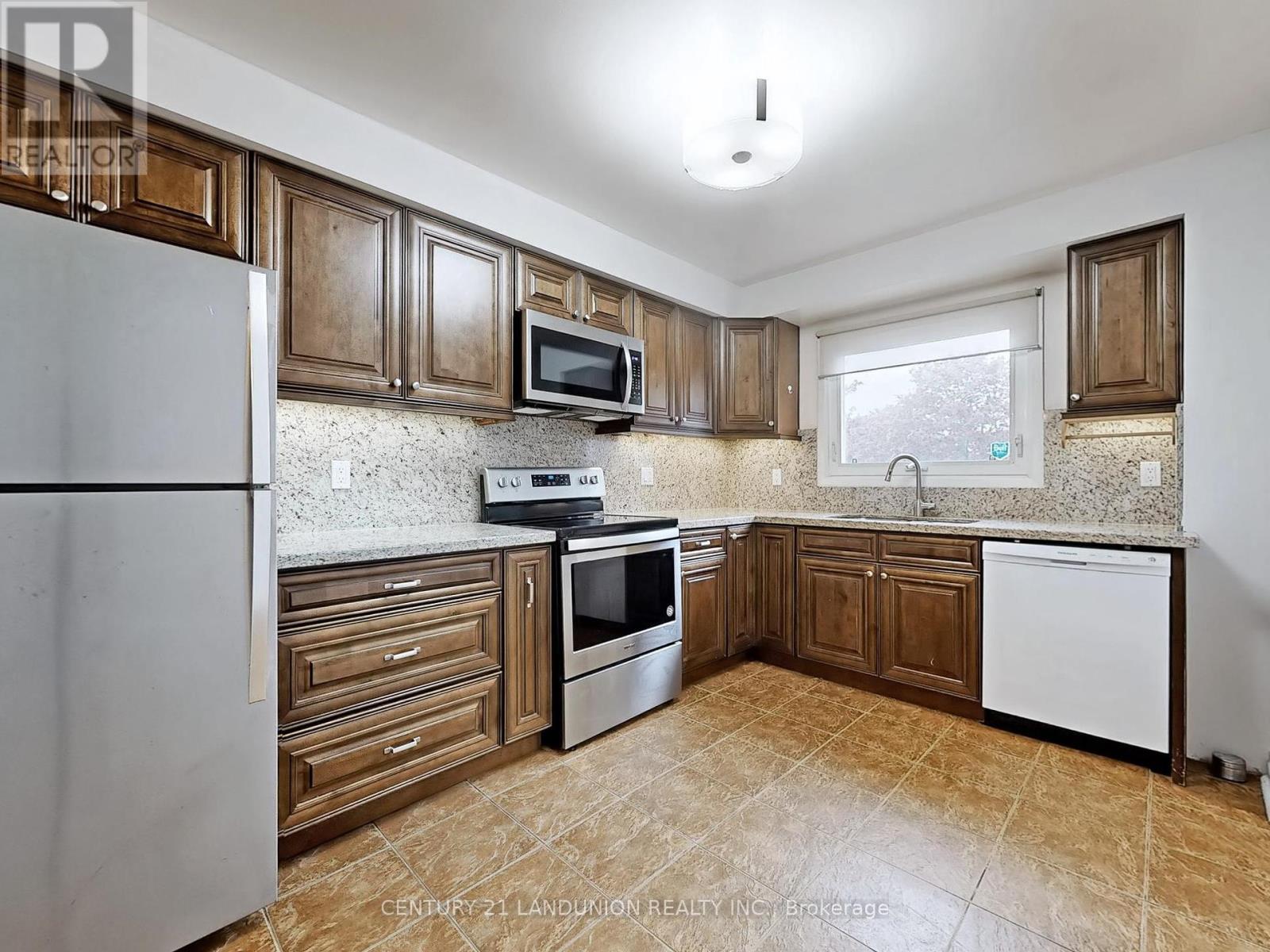 46 Deverill Crescent, Ajax, Ontario  L1T 1S7 - Photo 5 - E12164317