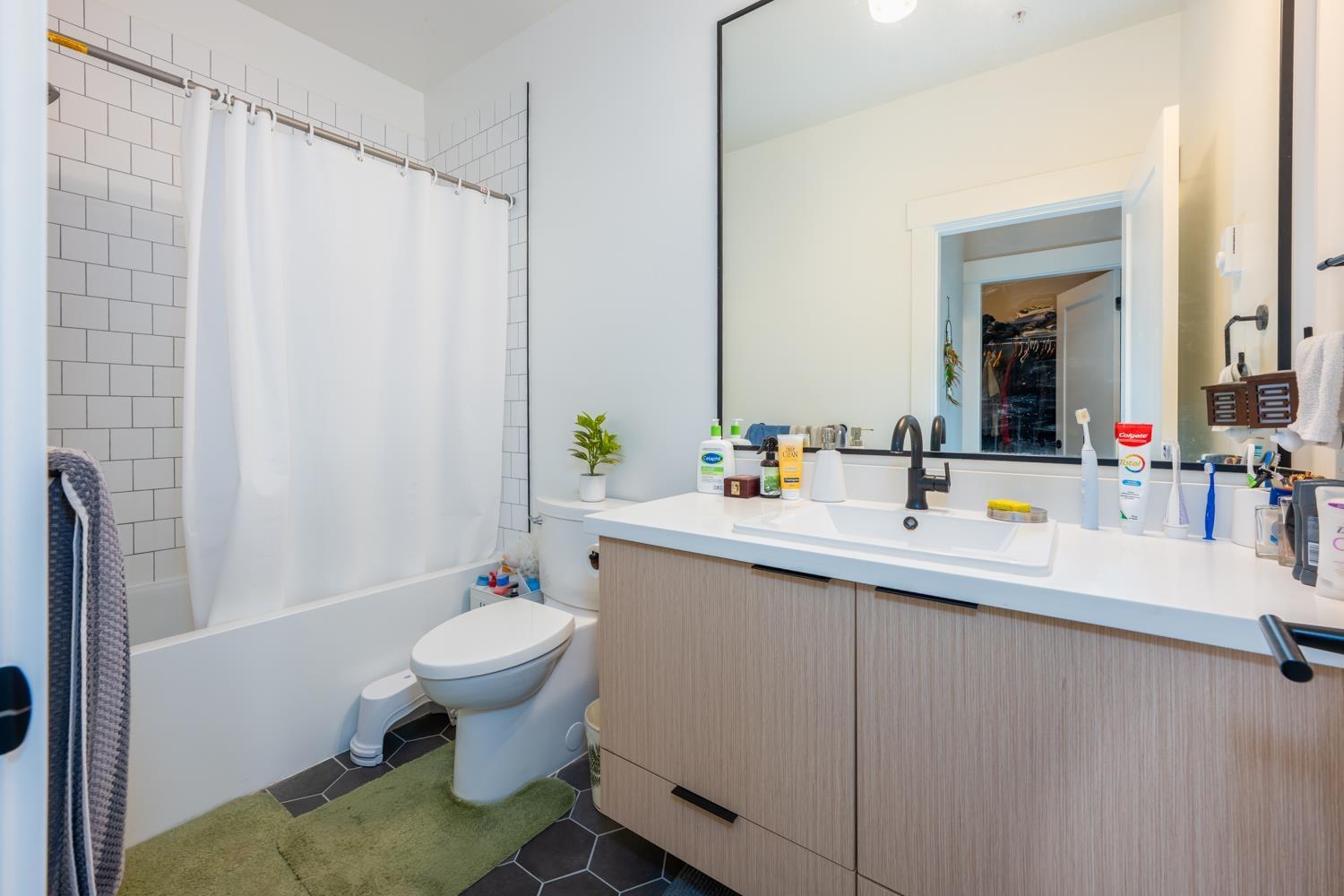 B606 20838 78b Avenue, Langley, British Columbia  V2Y 3M2 - Photo 5 - R3005644