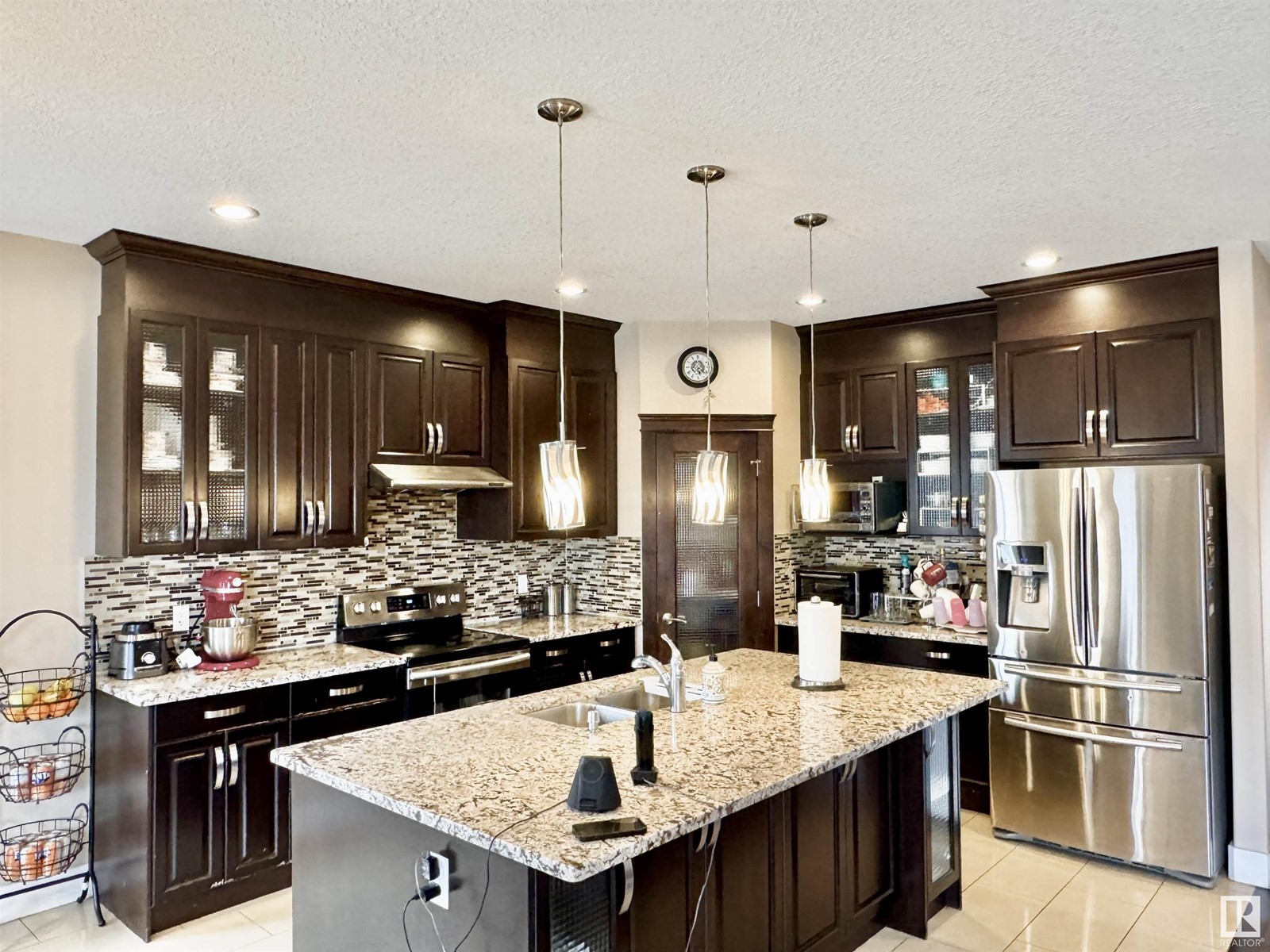 Property at 7616 10 AV SW image 5