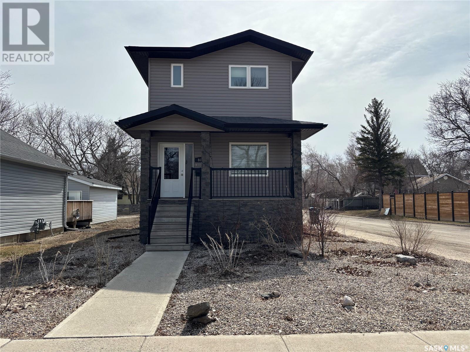 802 Park AVENUE, Weyburn, Saskatchewan