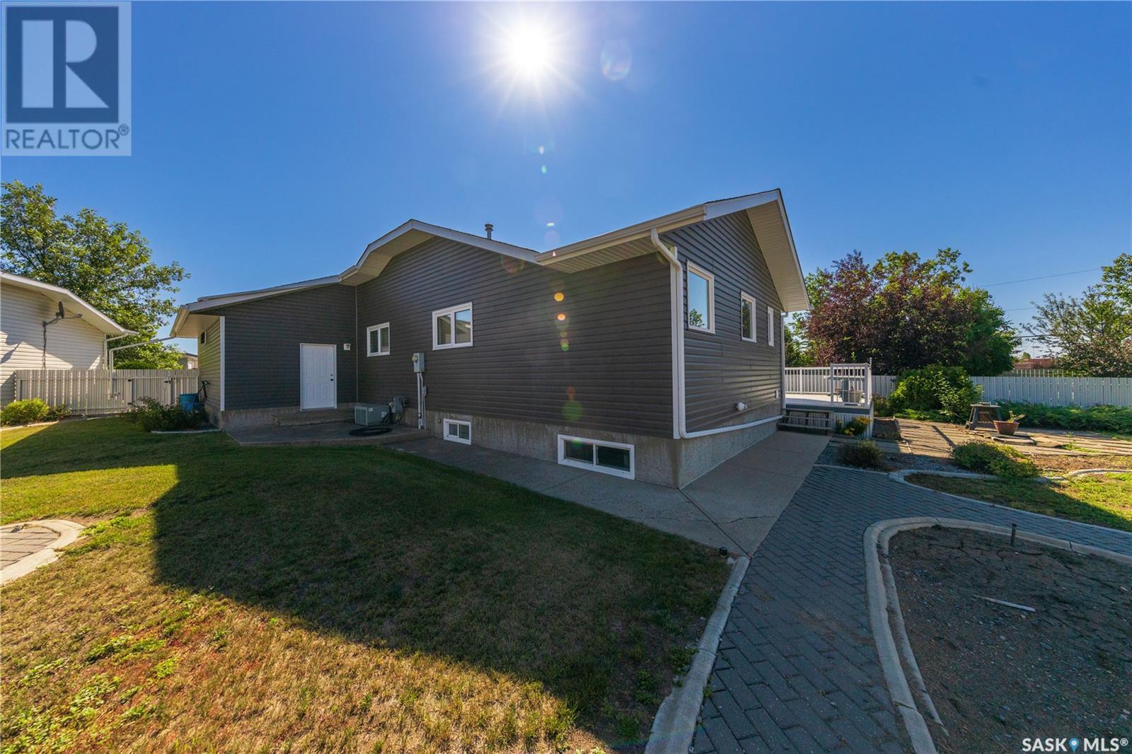 5002 Mirror Drive, Macklin, Saskatchewan  S0L 2C0 - Photo 42 - SK978335