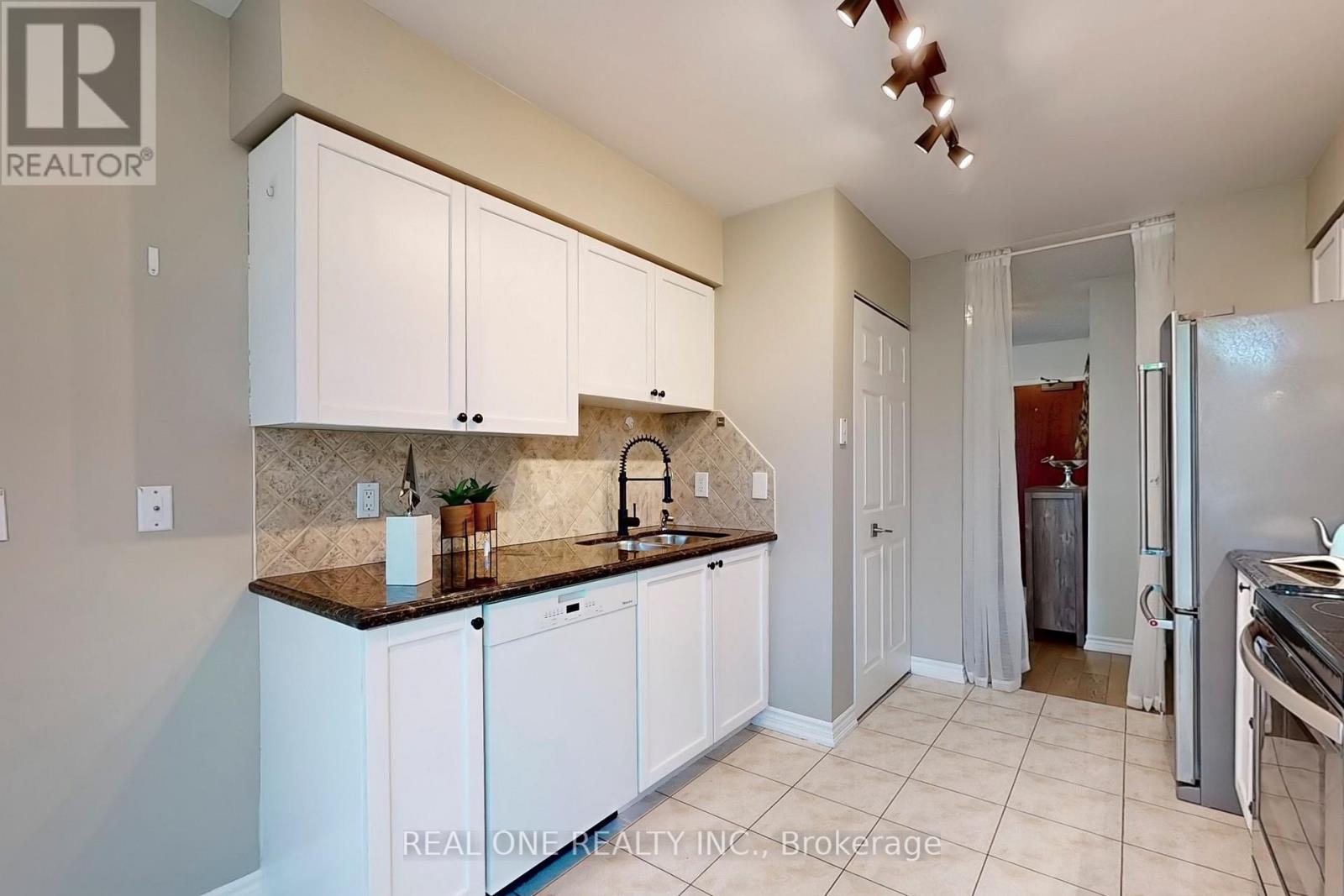 101 - 8 Covington Road, Toronto, Ontario  M6A 3E5 - Photo 17 - C12164328
