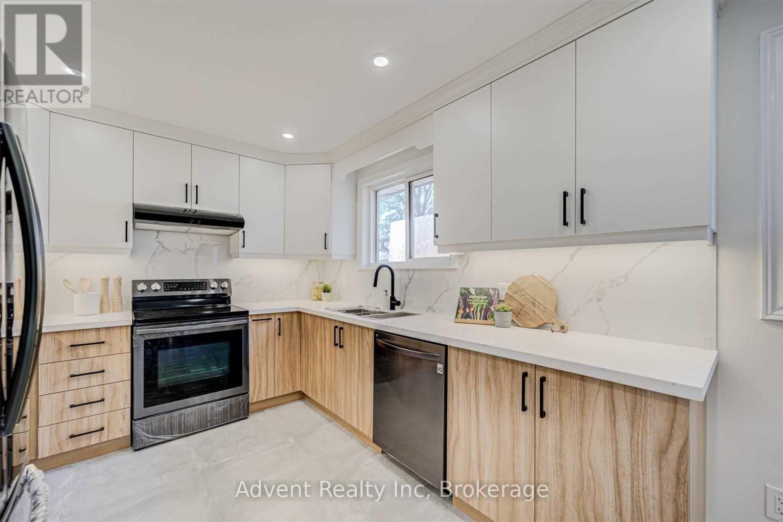 99 Fred Varley Drive, Markham, Ontario  L3R 1S9 - Photo 14 - N12164333