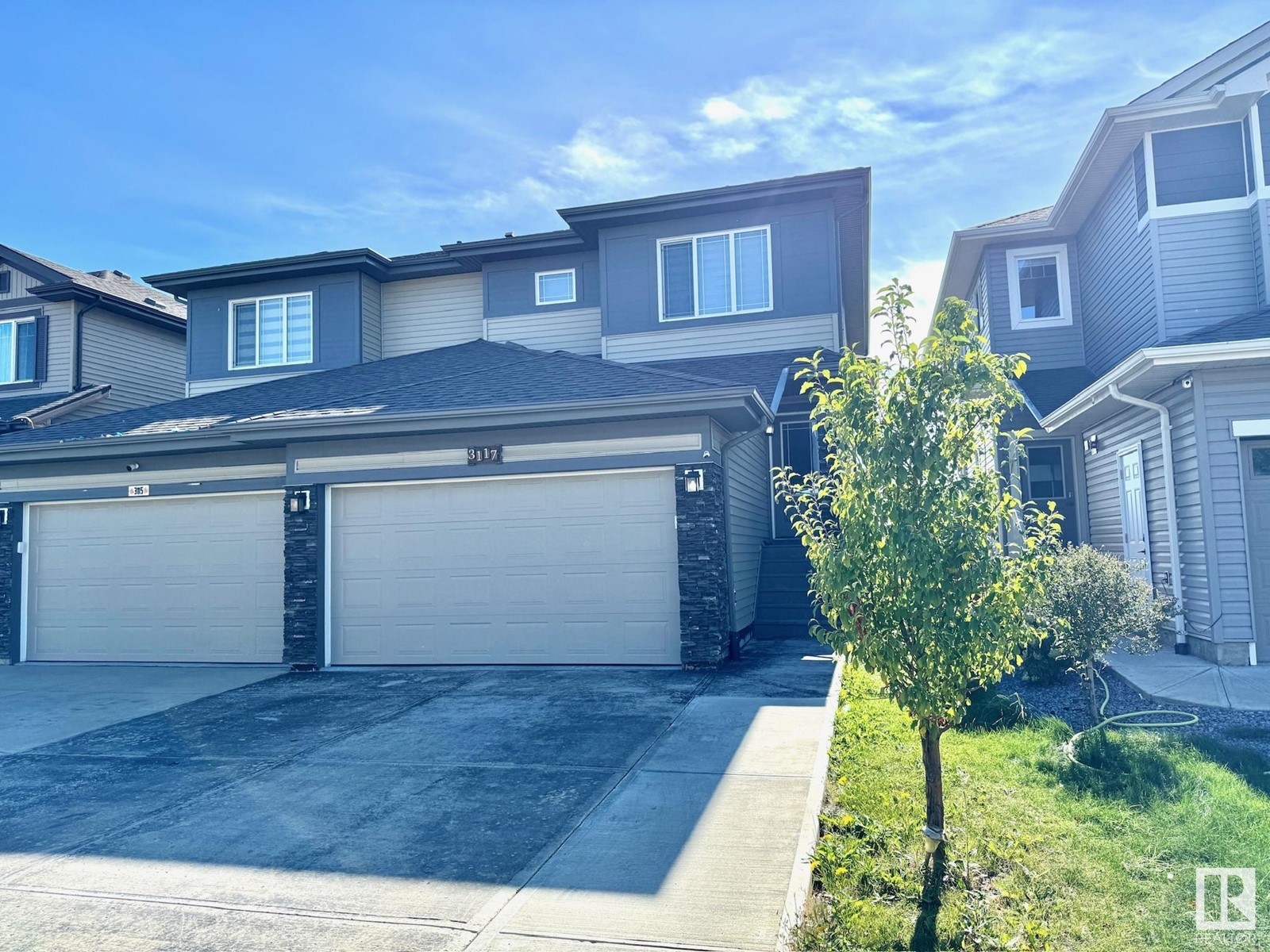 Property at 3117 11 AV NW image 1