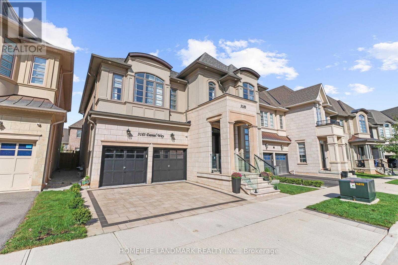 3183 Daniel Way, Oakville, Ontario  L6H 0V7 - Photo 3 - W12164338