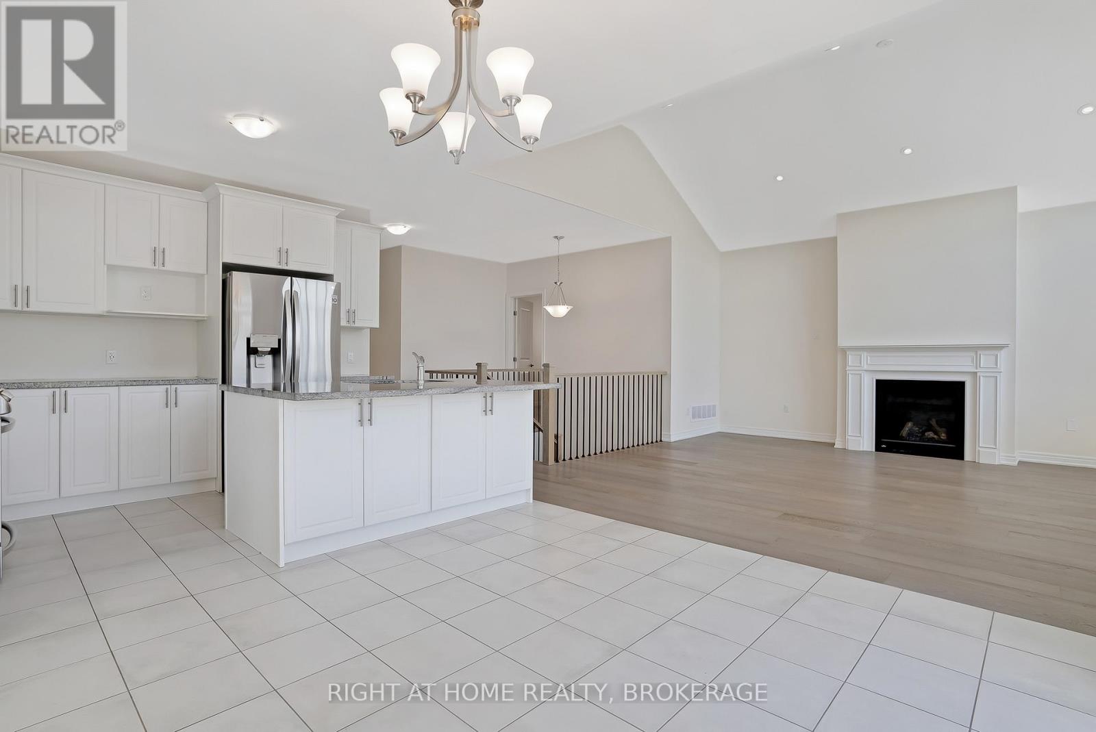 19 Robarts Drive, Hamilton, Ontario  L9K 0H5 - Photo 16 - X12164330