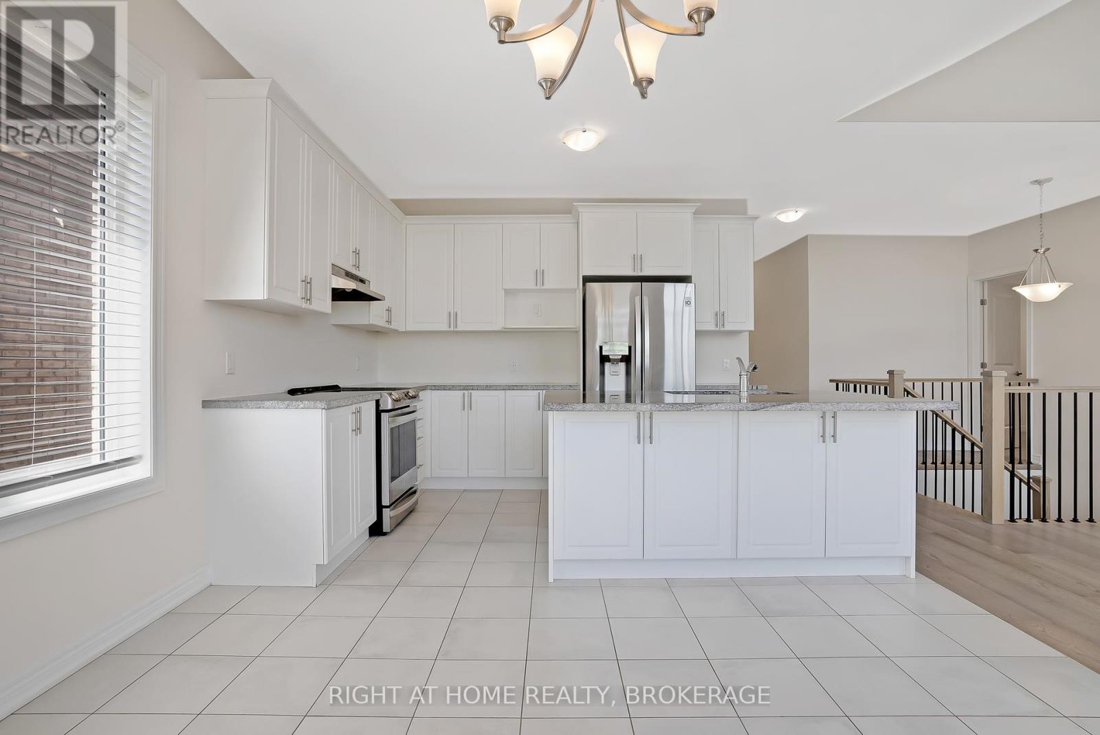 19 Robarts Drive, Hamilton, Ontario  L9K 0H5 - Photo 17 - X12164330