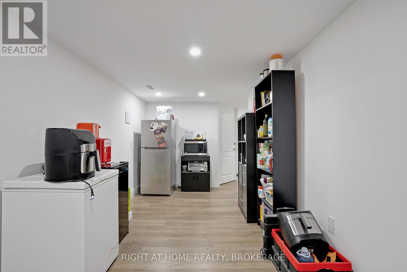 19 Robarts Drive, Hamilton, Ontario  L9K 0H5 - Photo 44 - X12164330