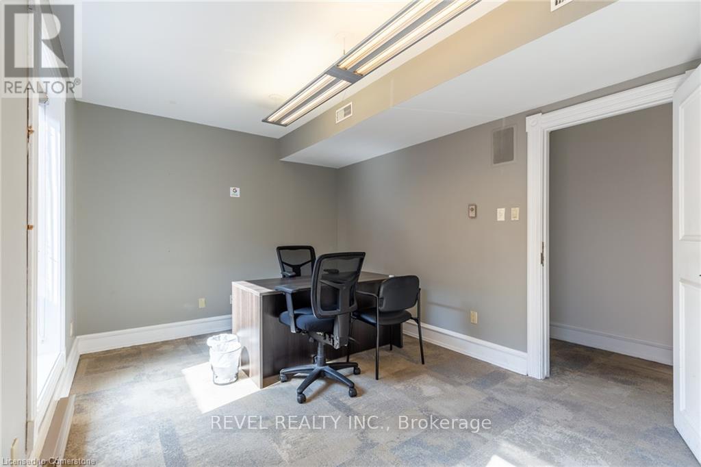 21 Bold Street, Hamilton, Ontario  L8P 1T3 - Photo 22 - X12164337