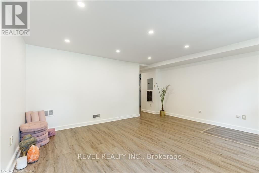 21 Bold Street, Hamilton, Ontario  L8P 1T3 - Photo 27 - X12164337