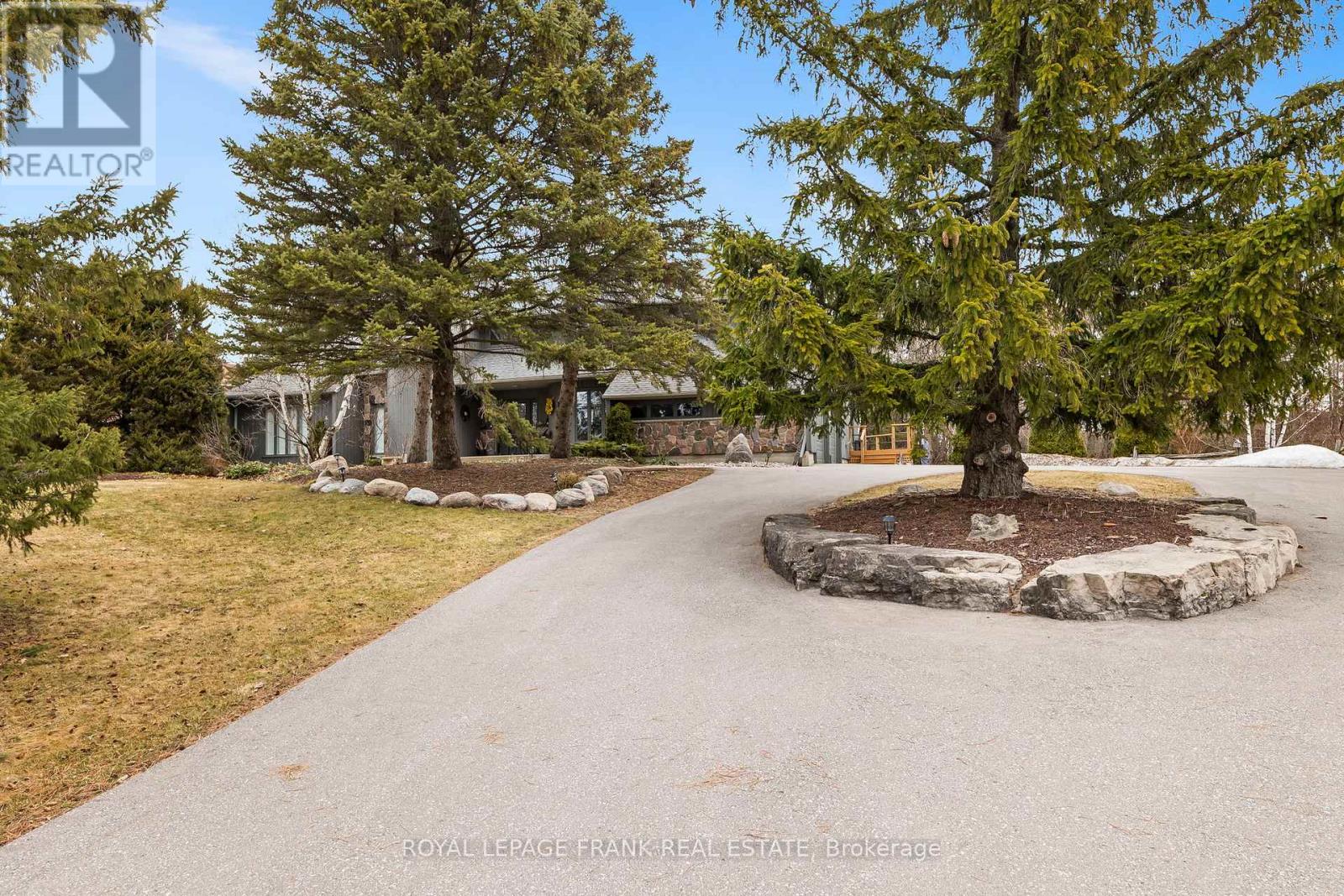 Property at 11 MANSFIELD PARK COURT image 2