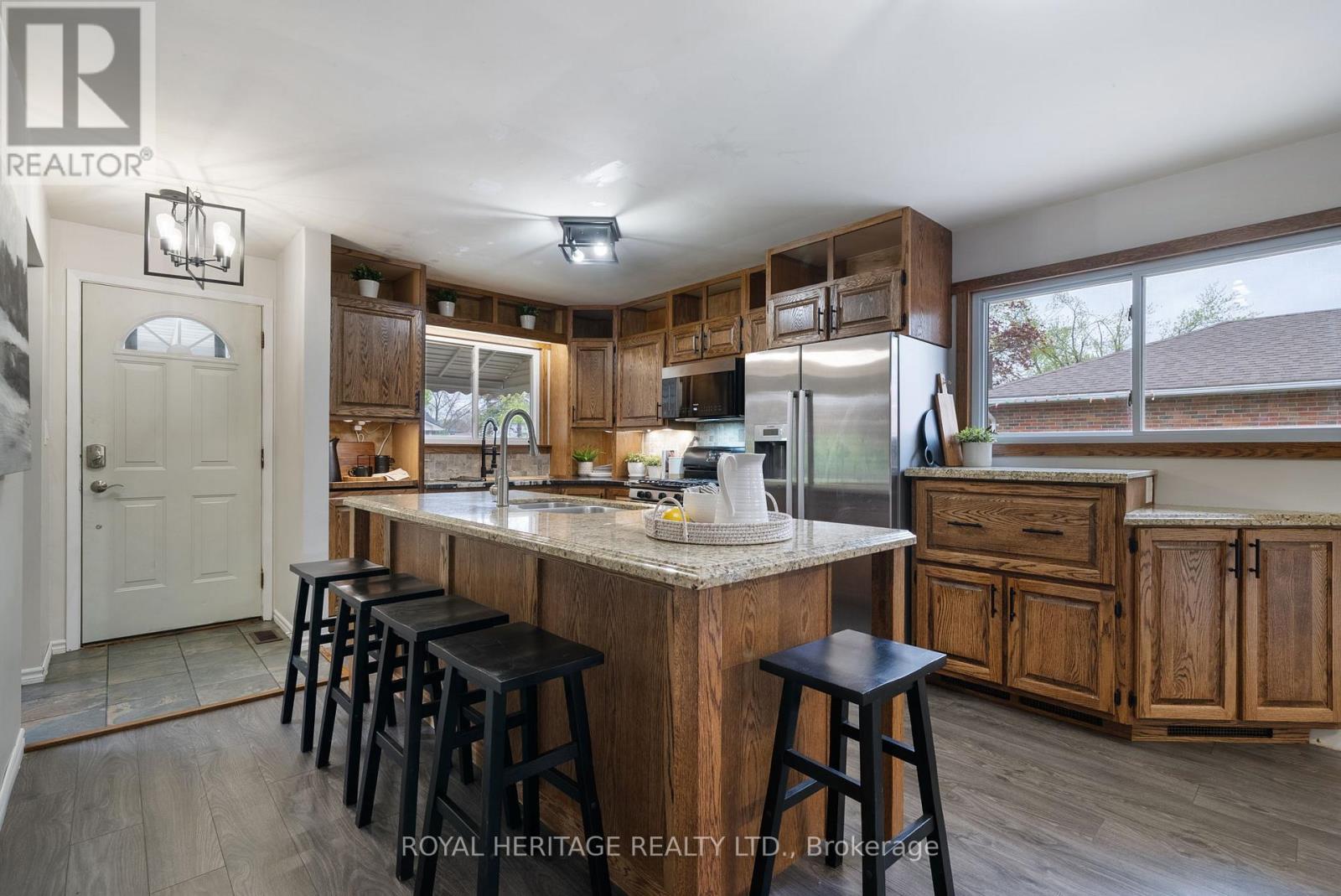 113 Sanderling Crescent, Kawartha Lakes, Ontario  K9V 4N5 - Photo 10 - X12164343