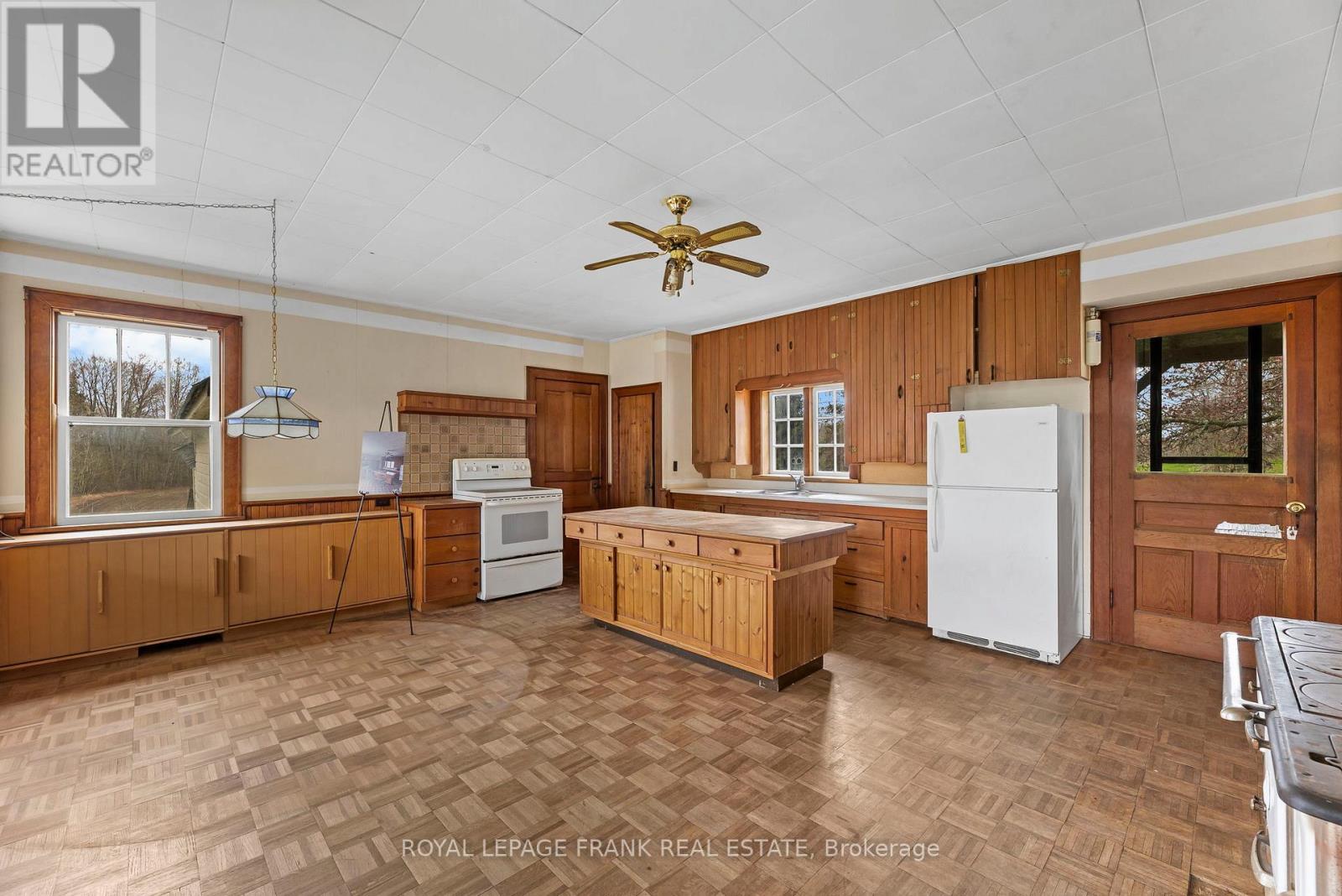 3148 County Road 32 Highway, Leeds And The Thousand Islands, Ontario  K0H 2N0 - Photo 16 - X12164384