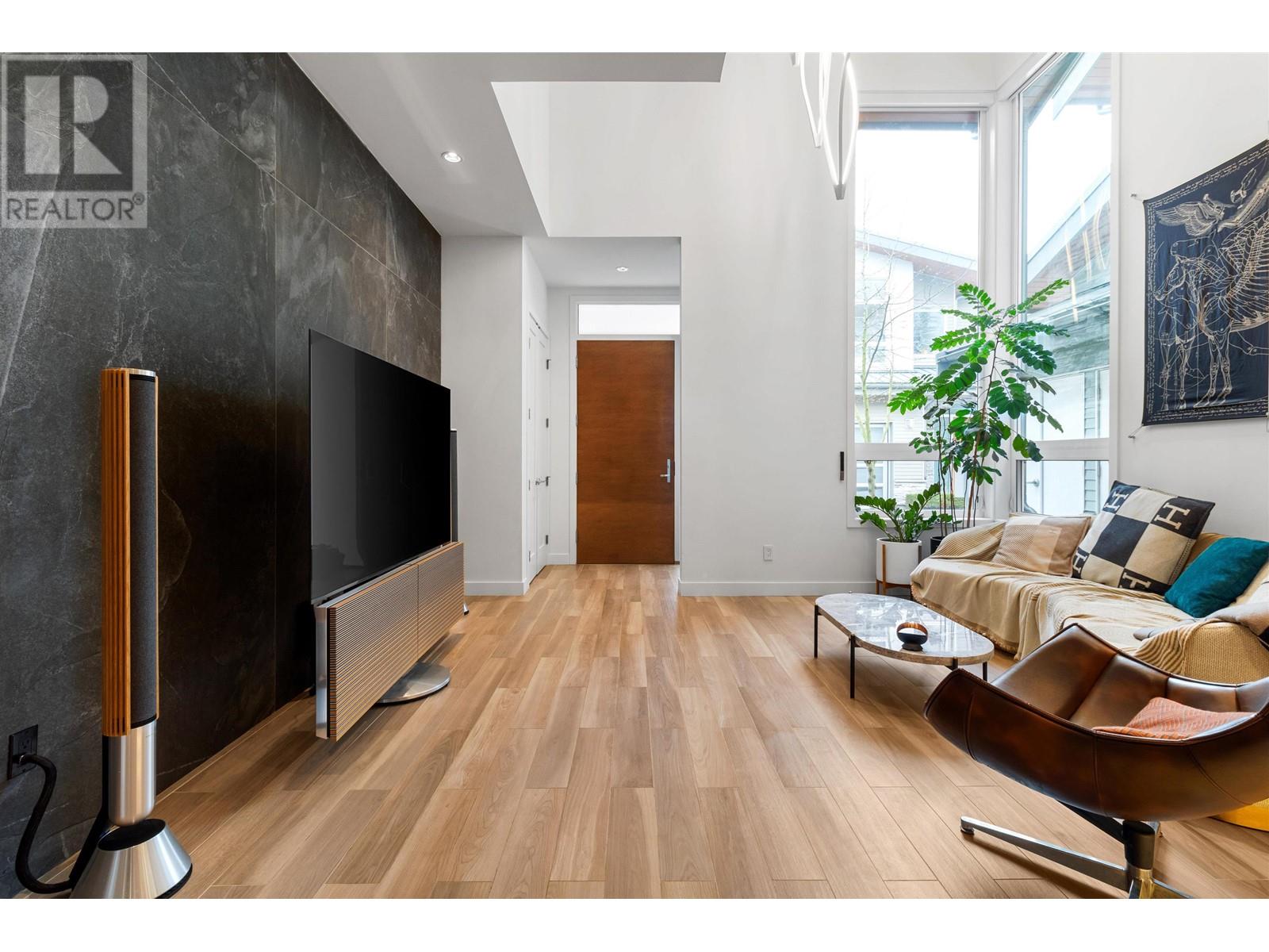 Listing Picture 4 of 27 : 18 9055 DAYTON AVENUE, Richmond / 烈治文 - 魯藝地產 Yvonne Lu Group - MLS Medallion Club Member