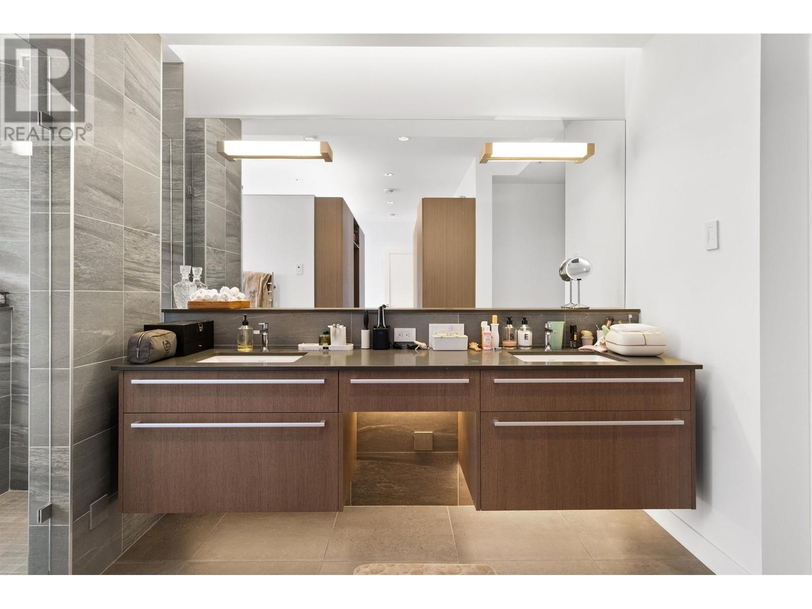 Listing Picture 17 of 27 : 18 9055 DAYTON AVENUE, Richmond / 烈治文 - 魯藝地產 Yvonne Lu Group - MLS Medallion Club Member