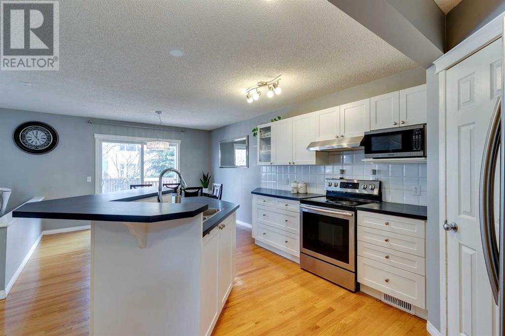 90 Cougarstone Circle Sw, Calgary, Alberta  T3H 4W7 - Photo 15 - A2213051