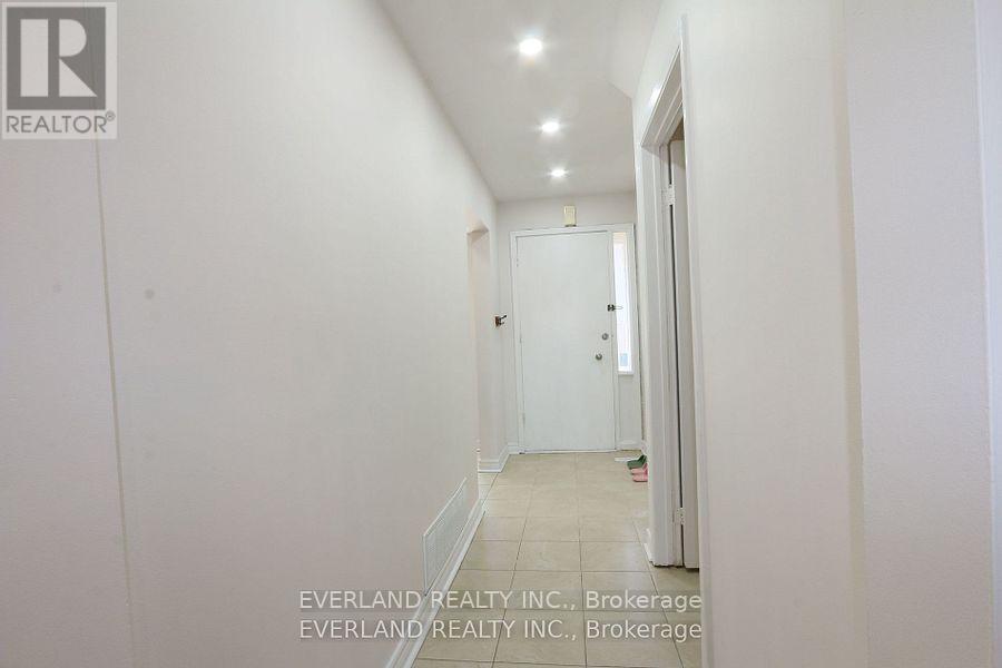 9 - 8 Liszt Gate, Toronto (Hillcrest Village), Ontario  M2H 1G7 - Photo 19 - C12164342