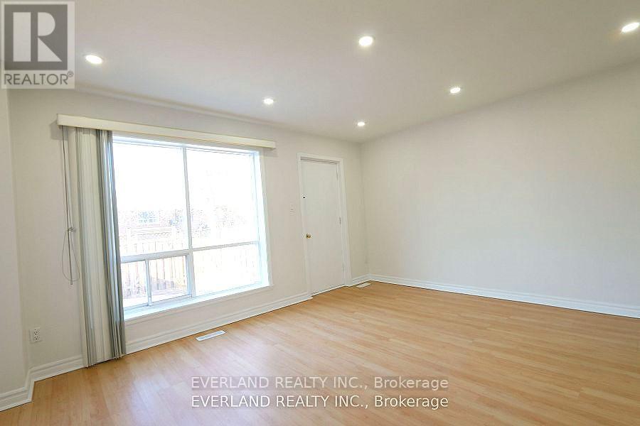 9 - 8 Liszt Gate, Toronto (Hillcrest Village), Ontario  M2H 1G7 - Photo 7 - C12164342