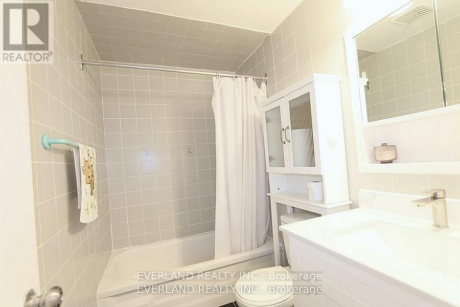 9 - 8 Liszt Gate, Toronto (Hillcrest Village), Ontario  M2H 1G7 - Photo 9 - C12164342