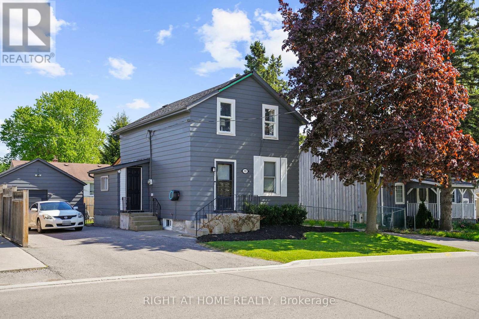 Property at 392 STOUFFER STREET image 3