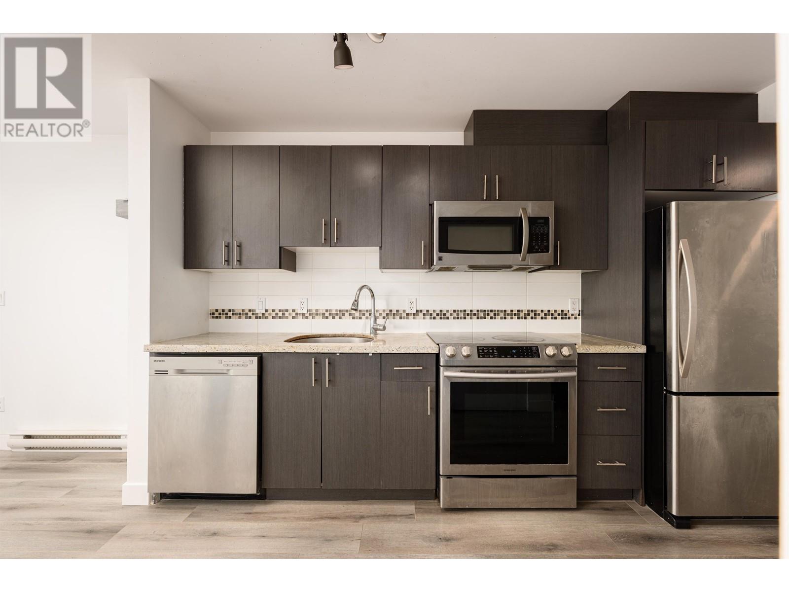 302 7738 Edmonds Street, Burnaby, British Columbia  V3N 1B8 - Photo 10 - R3005443