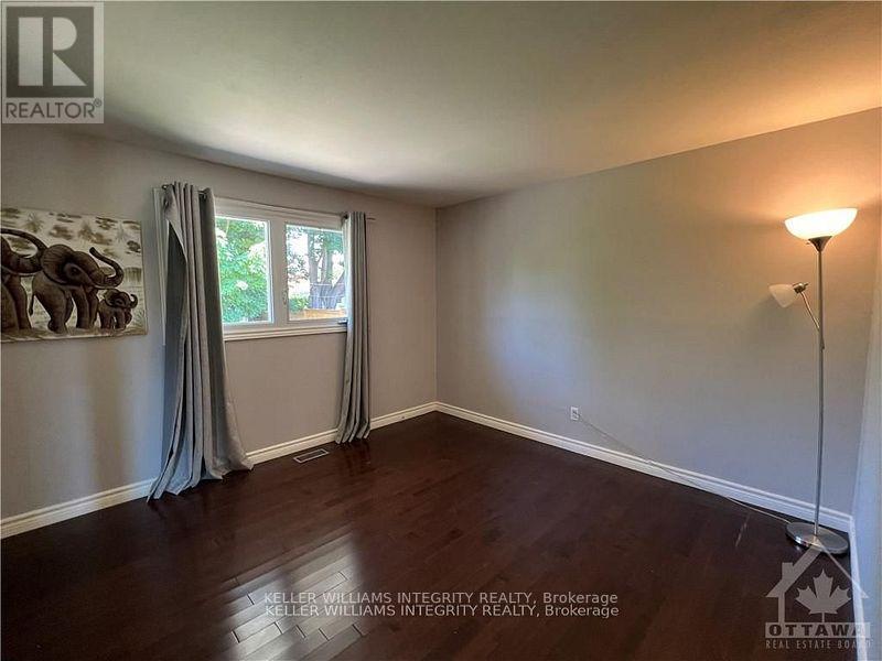 17 Grangemill Avenue, Ottawa, Ontario  K2H 6A4 - Photo 9 - X12164403