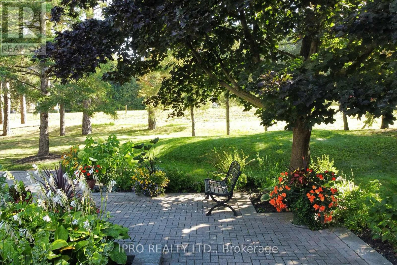 44 Rodcliff Road, New Tecumseth, Ontario  L0G 1W0 - Photo 2 - N12164390
