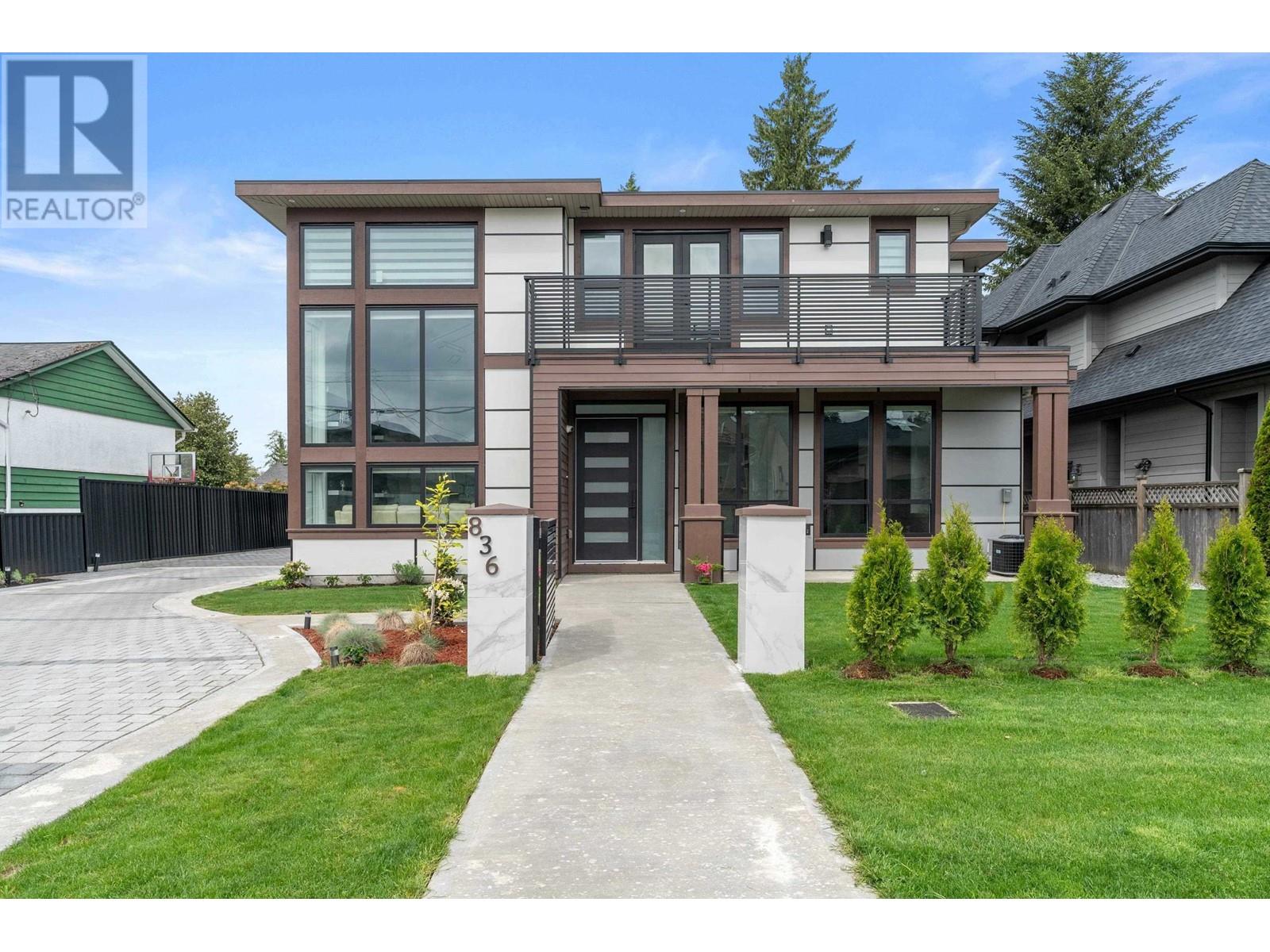 836 Macintosh Street, Coquitlam, British Columbia  V3J 4Z2 - Photo 2 - R3005701