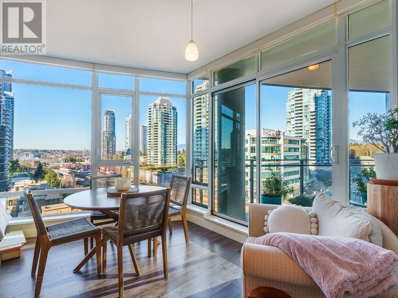 Listing Picture 6 of 29 : 802 2008 ROSSER AVENUE, Burnaby / 本拿比 - 魯藝地產 Yvonne Lu Group - MLS Medallion Club Member