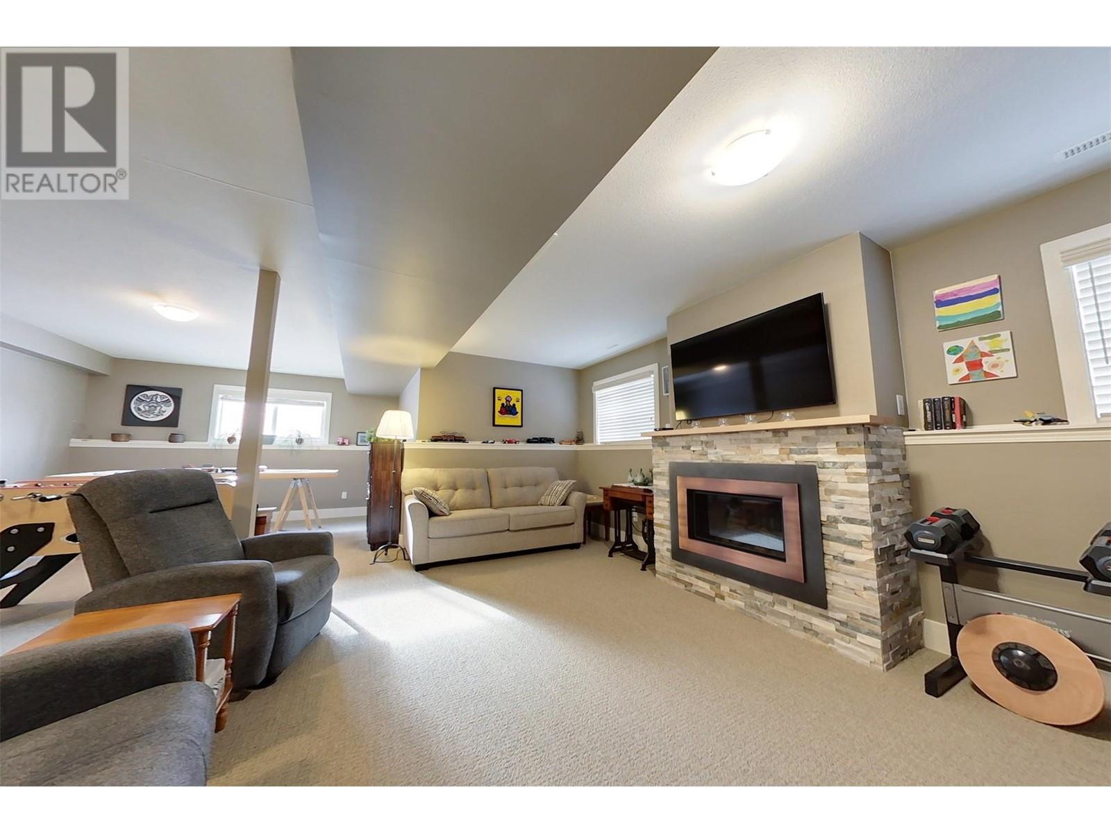 1849 Kelowna Crescent Unit# A, Cranbrook, BC V1C6L6