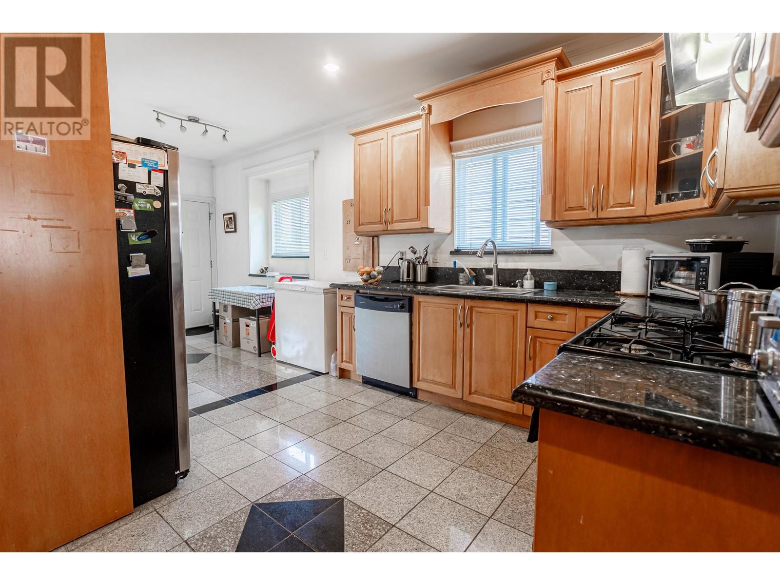 6641 Sperling Avenue, Burnaby, British Columbia  V5B 2V3 - Photo 9 - R2982977
