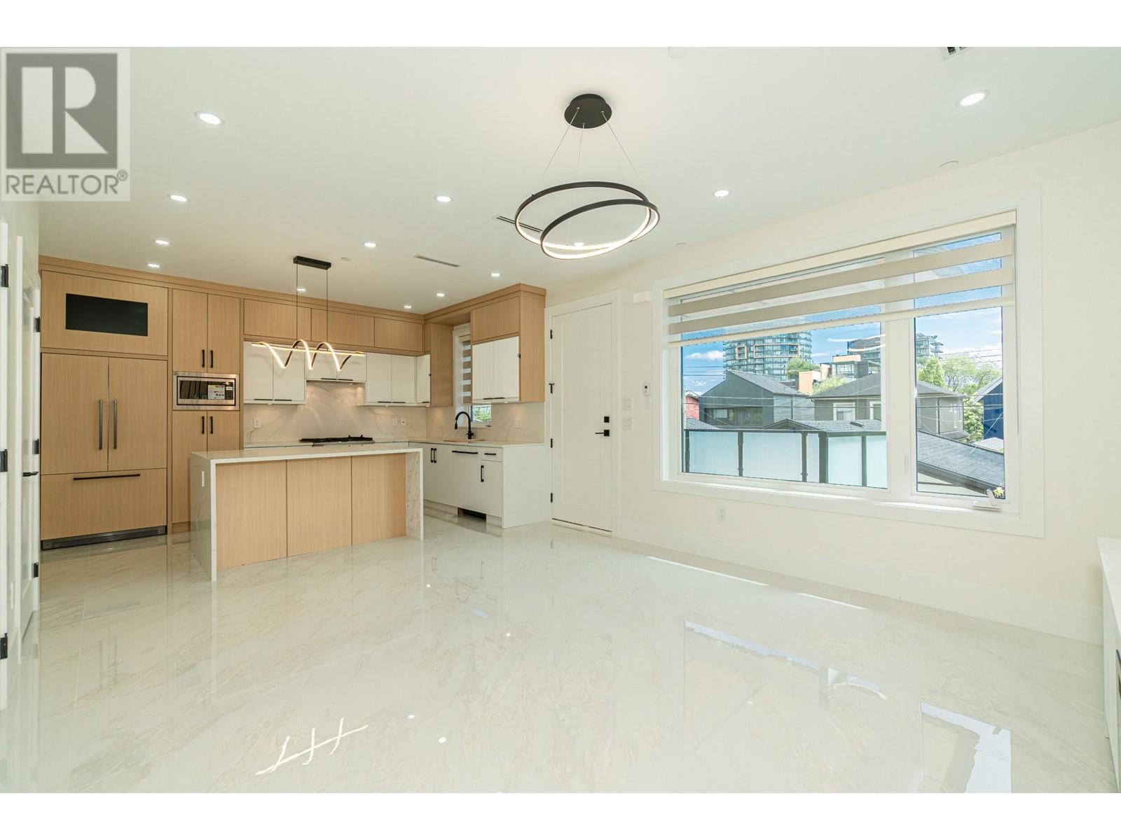 1554 W 66th Avenue, Vancouver, British Columbia  V6P 2R9 - Photo 2 - R3004375