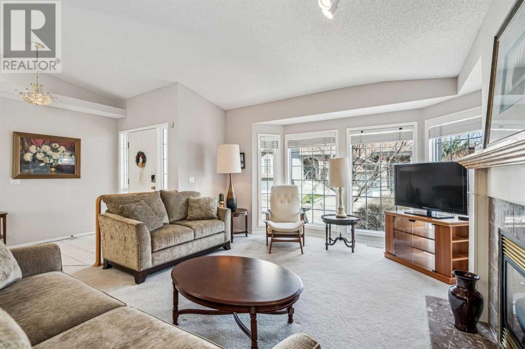 Property at 76 Christie Gardens SW image 3