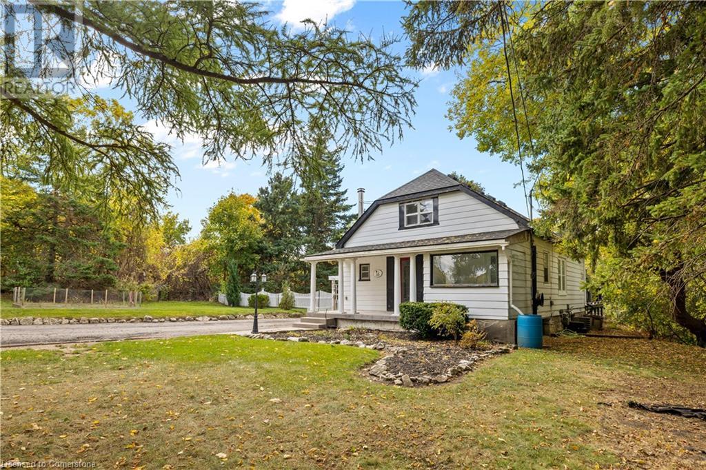 Property at 16 NORMAN Lane image 3