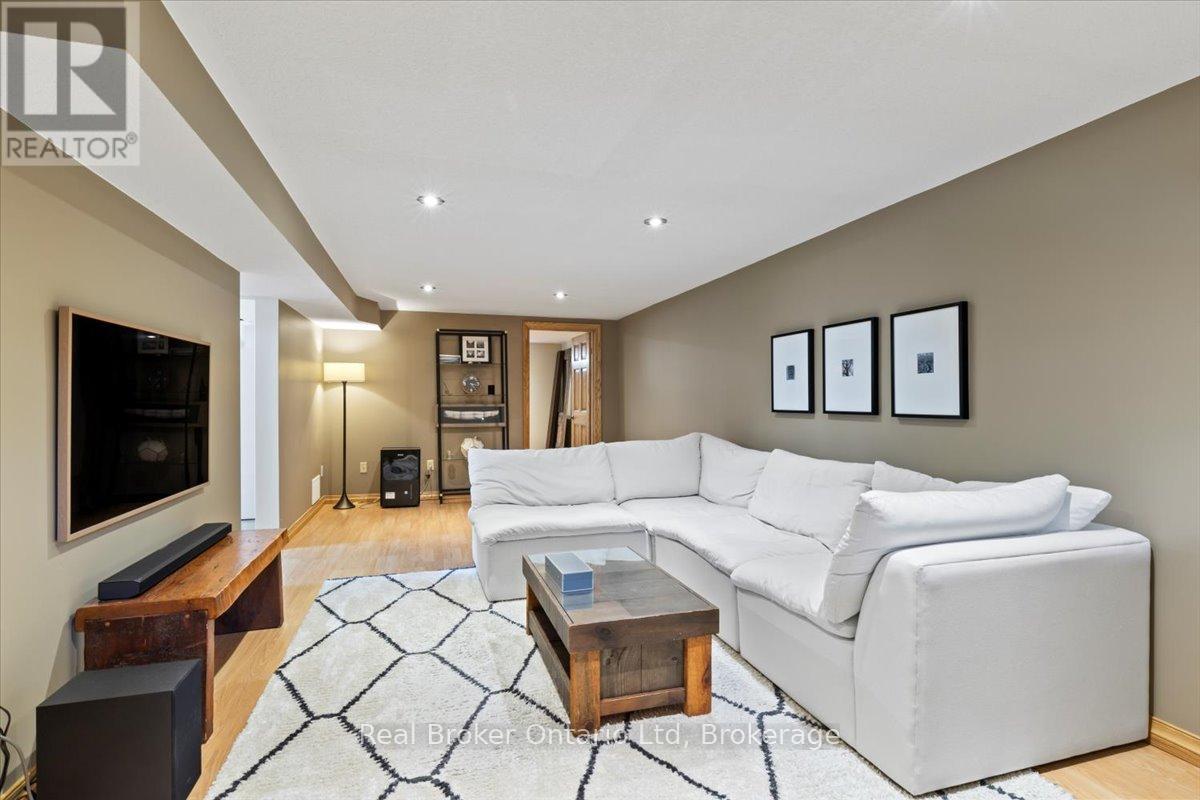 158 6th Avenue, Hanover, Ontario  N4N 2E4 - Photo 26 - X12164501