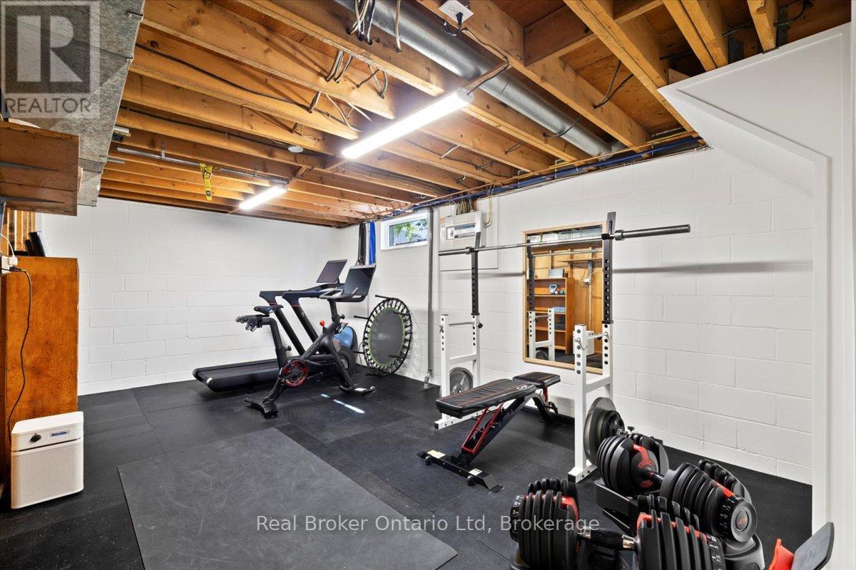 158 6th Avenue, Hanover, Ontario  N4N 2E4 - Photo 28 - X12164501