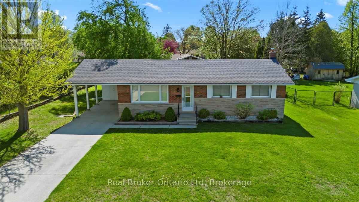 158 6th Avenue, Hanover, Ontario  N4N 2E4 - Photo 3 - X12164501
