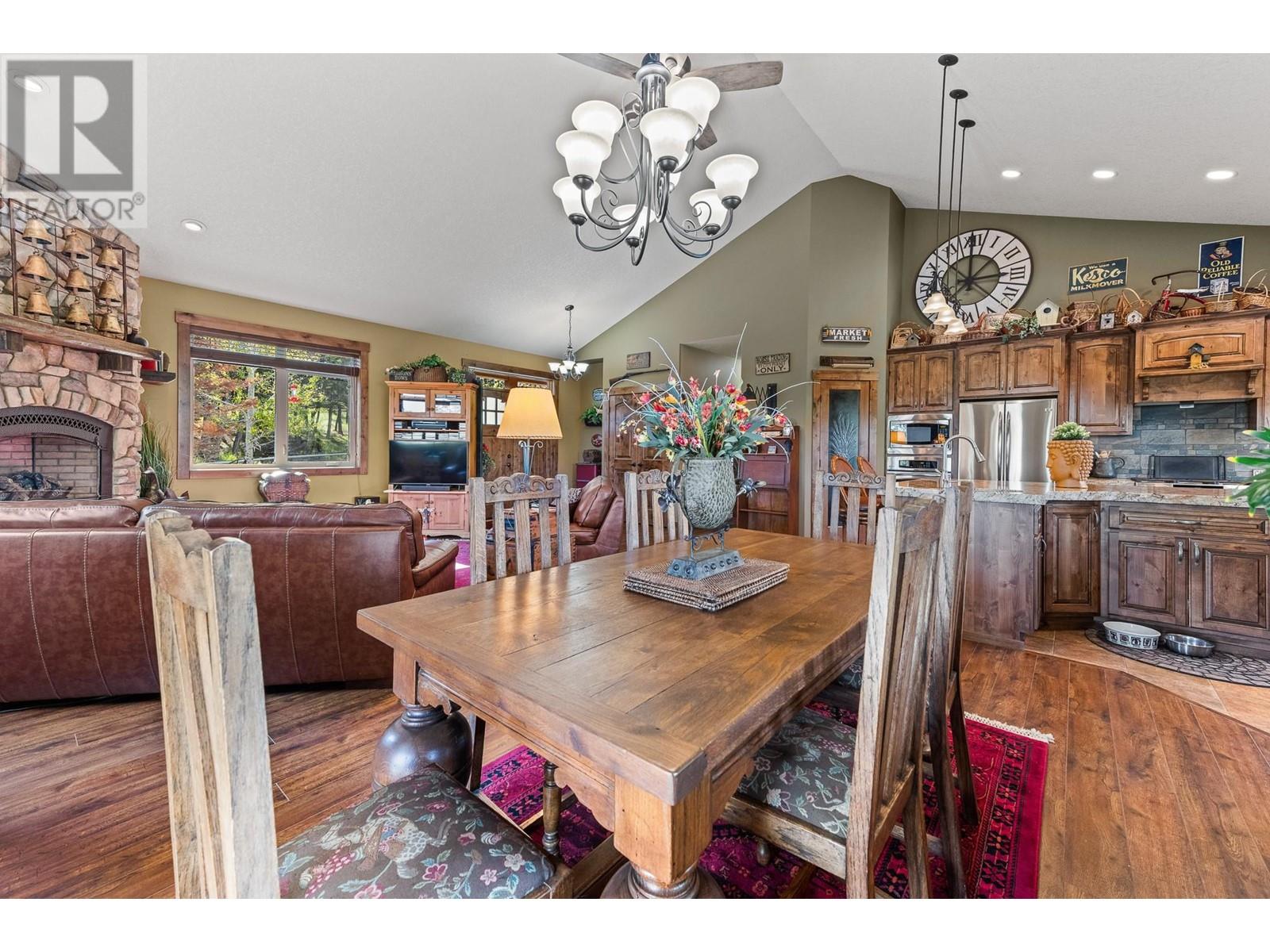 3749 SILVER SPRING Drive, Cranbrook, BC V1C6X8