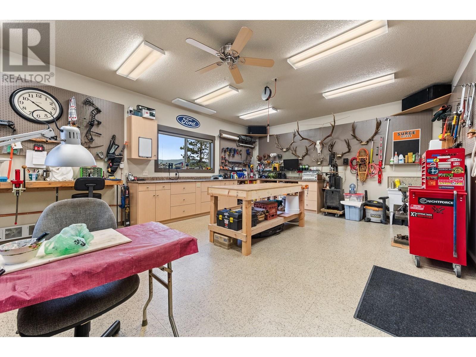 3749 SILVER SPRING Drive, Cranbrook, BC V1C6X8
