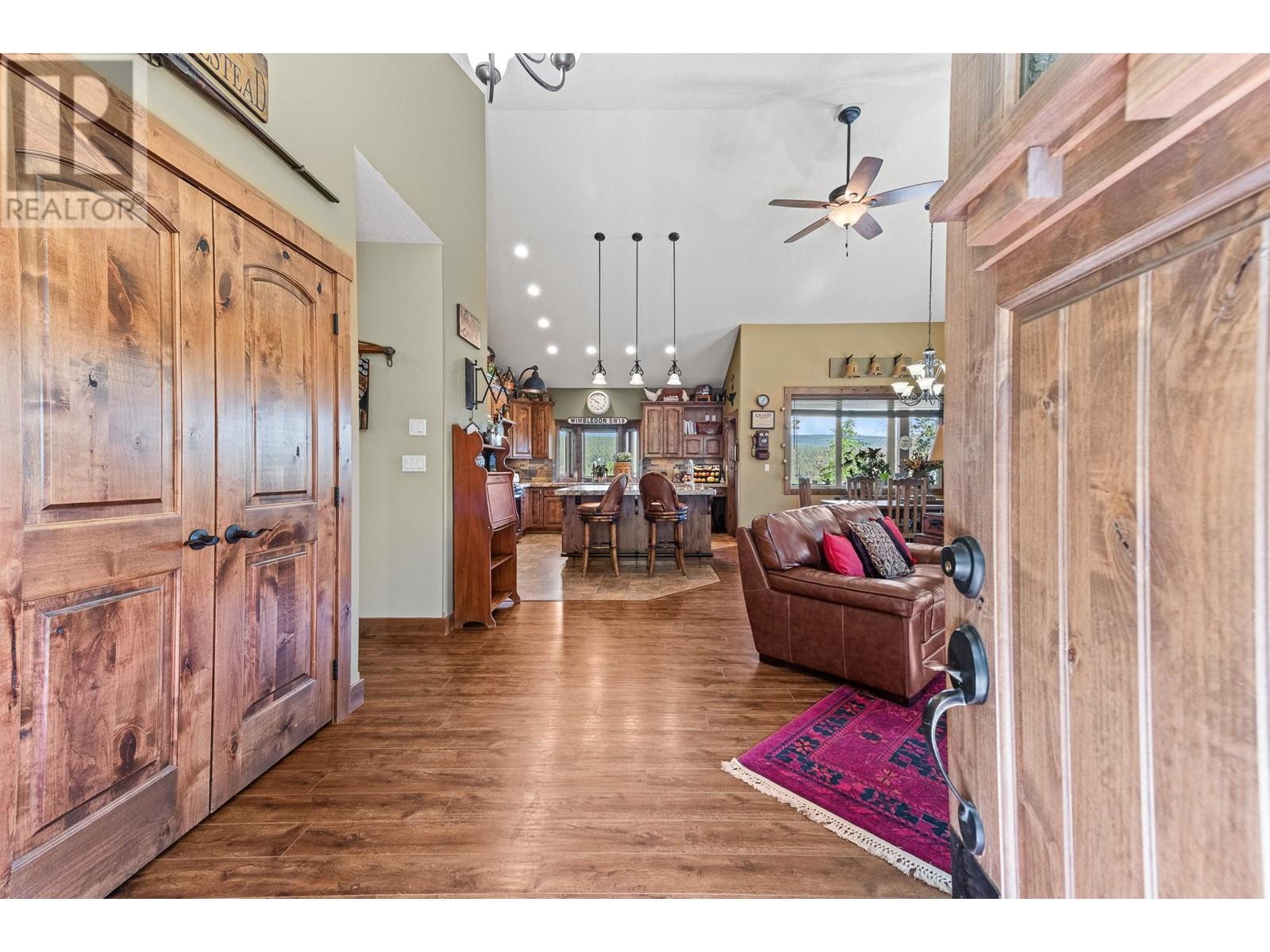 3749 SILVER SPRING Drive, Cranbrook, BC V1C6X8