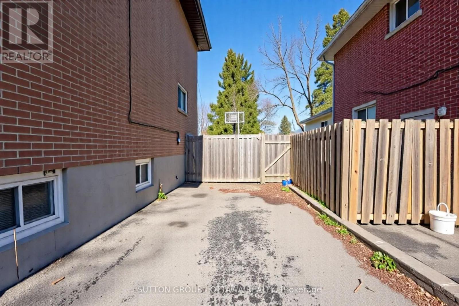 231 Perth Street, Brockville, Ontario  K6V 5E7 - Photo 23 - X12130903