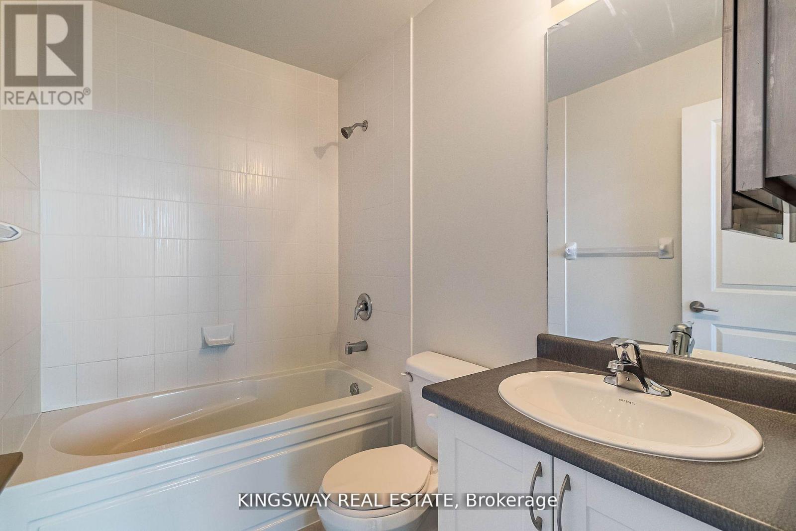 217 - 349 Rathburn Road W, Mississauga, Ontario  L5B 0G9 - Photo 12 - W12122721