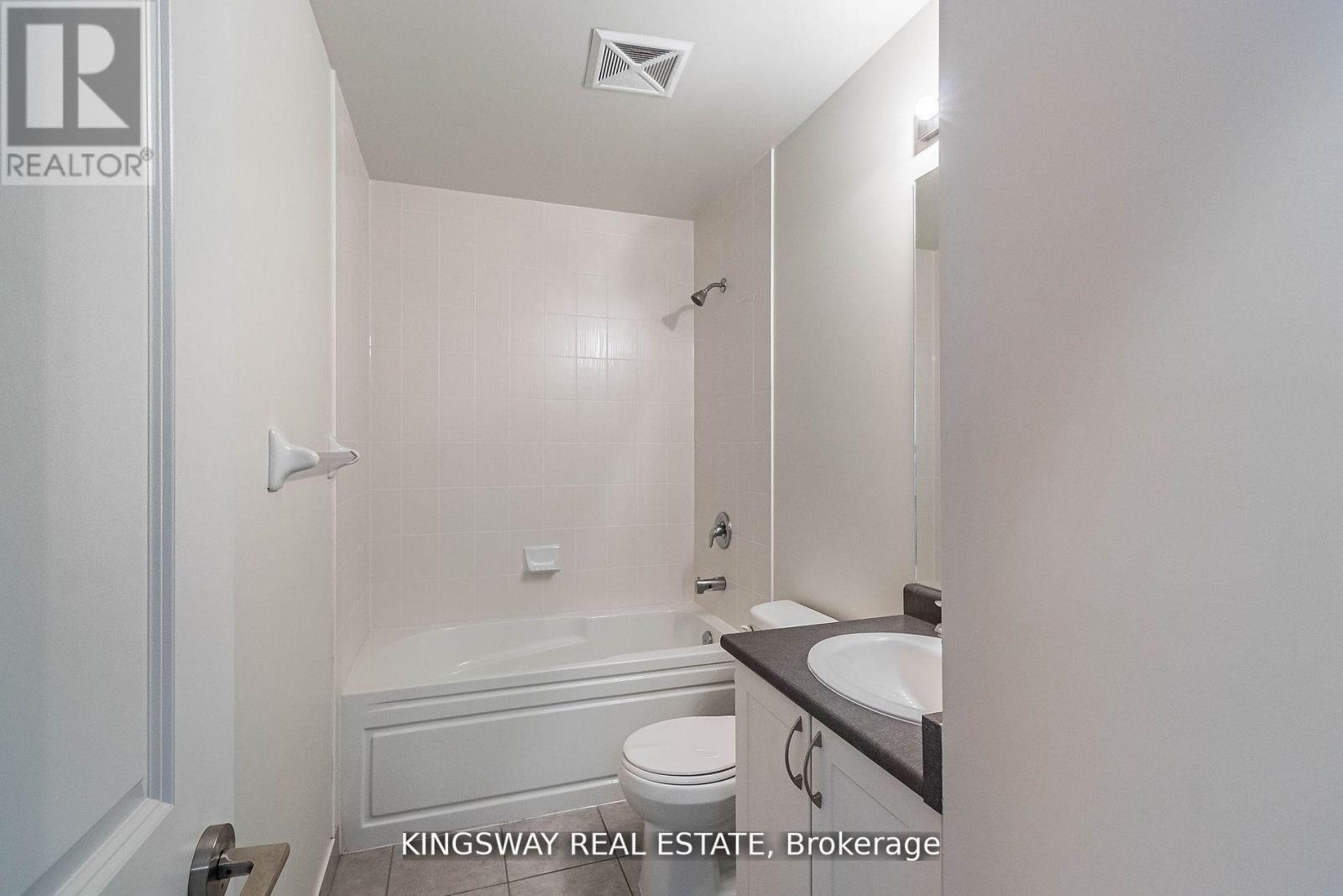 217 - 349 Rathburn Road W, Mississauga, Ontario  L5B 0G9 - Photo 20 - W12122721