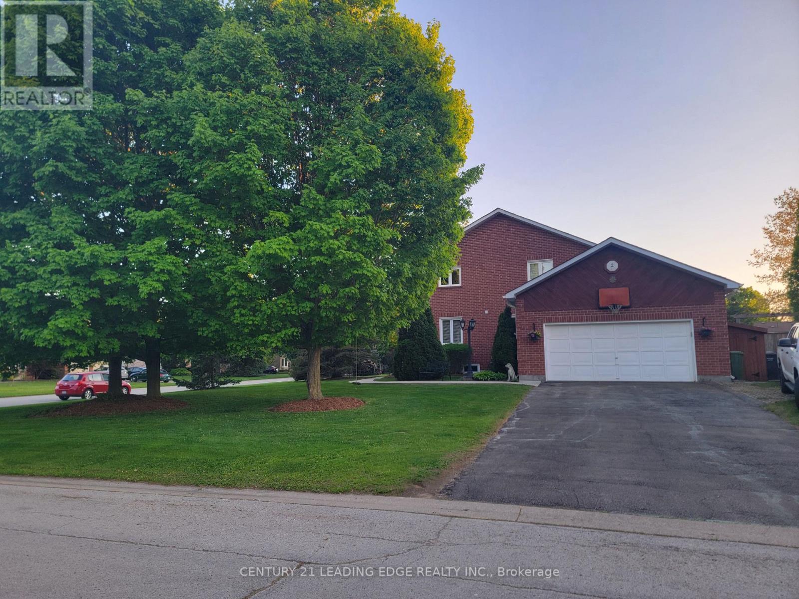 2 Colleen Crescent, Caledon (Caledon East), Ontario  L7C 1E8 - Photo 4 - W12149495