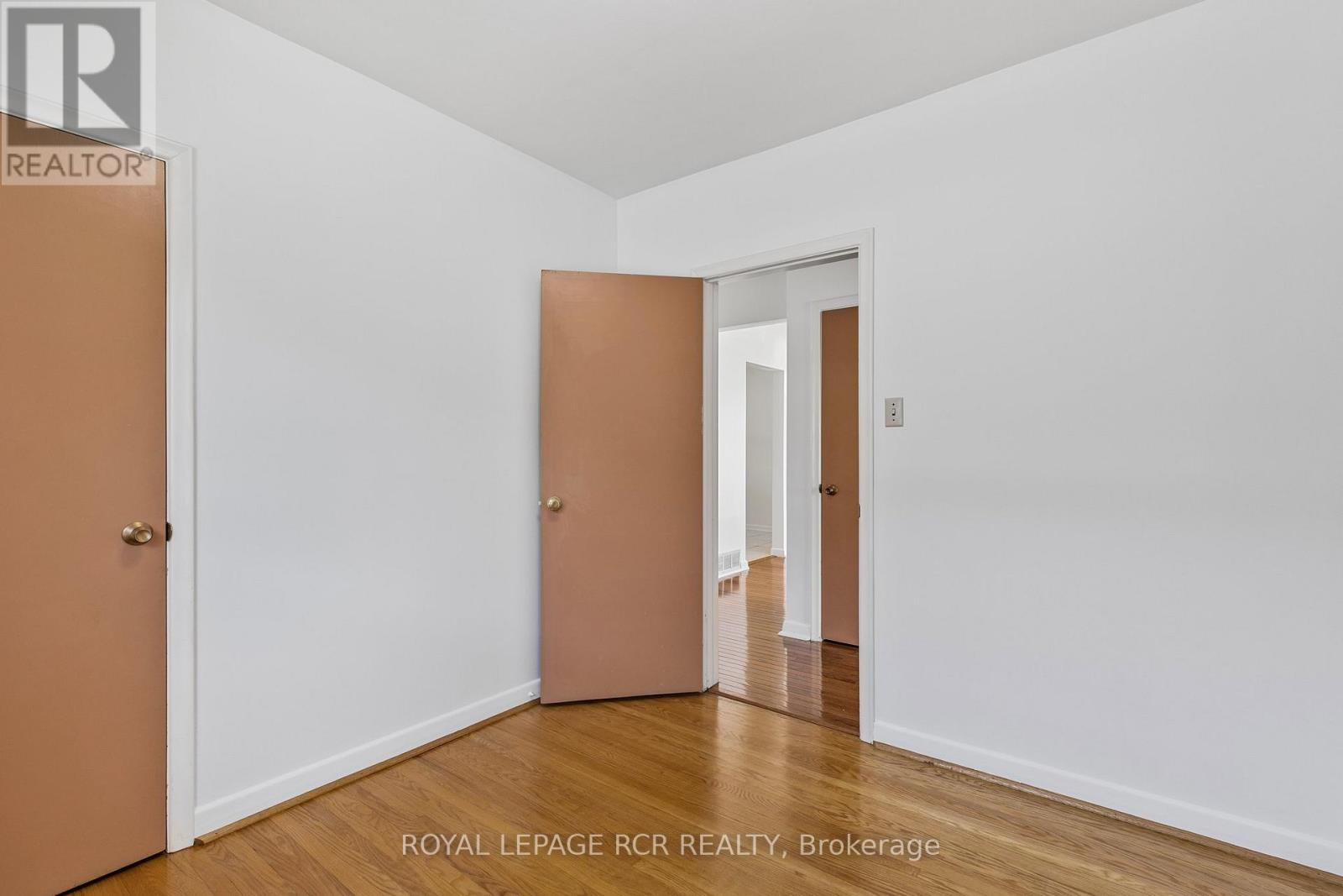 26 Ludstone Drive, Toronto, Ontario  M9R 2H9 - Photo 22 - W12164412