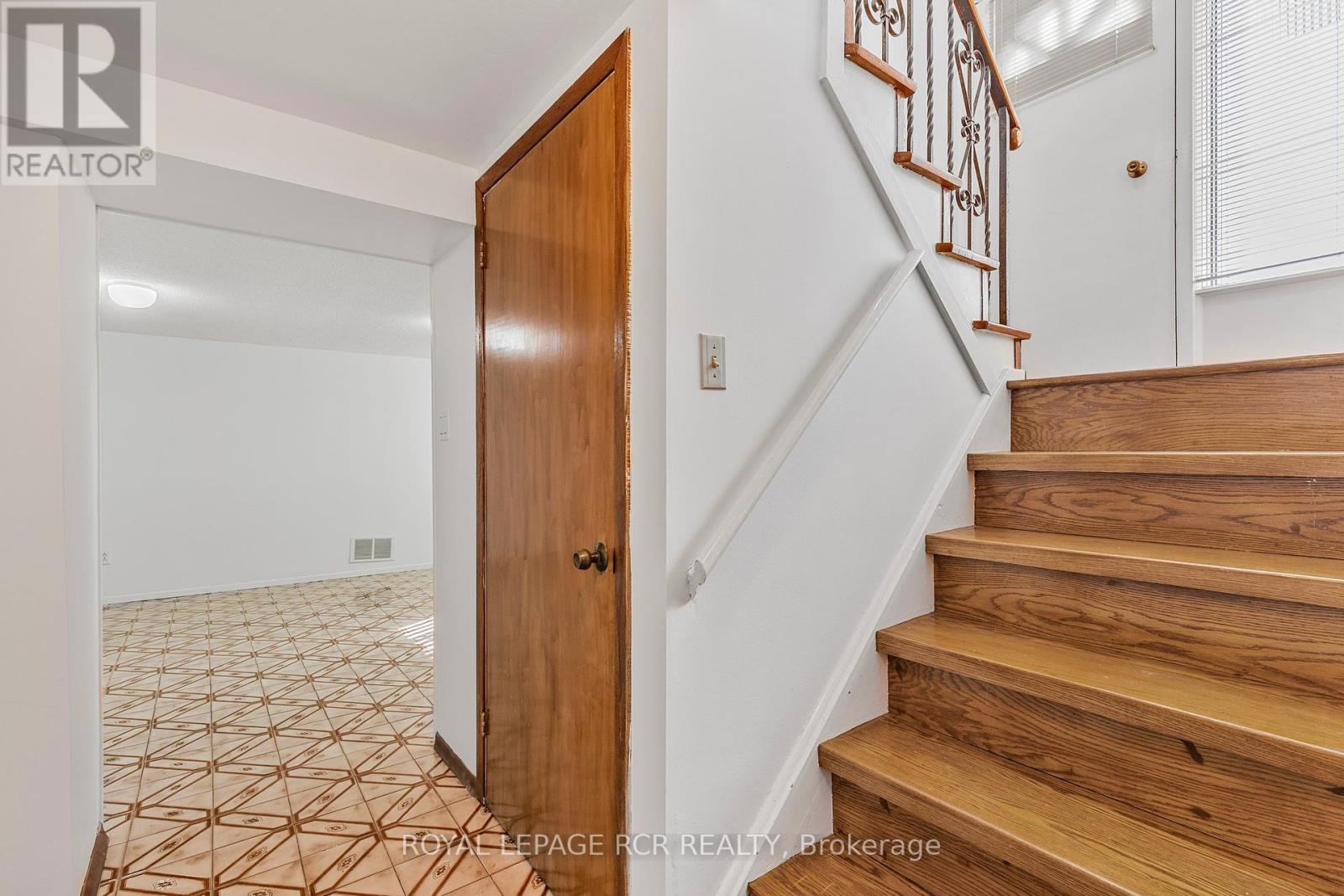 26 Ludstone Drive, Toronto, Ontario  M9R 2H9 - Photo 26 - W12164412